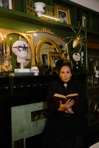 Haunted Mansion Victorian Halloween 2025