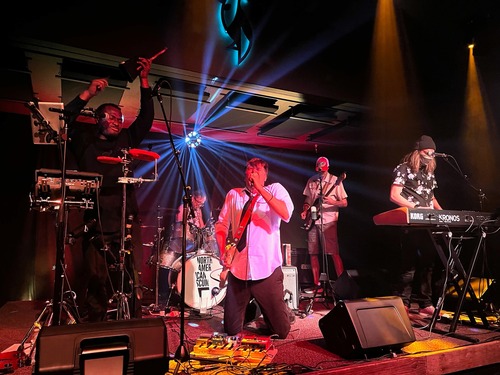Flippy Floppy - Talking Head tribute with Bang On 90's Britpop Tribute